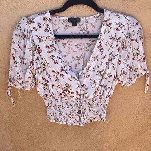 Red White Floral Medium Ruffle Sleeve V Neck Crop Top Blouse Shirt Medium